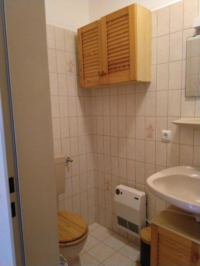 Kleine Ferienwohnung, Einzimmeraparment In Altenkirchen Almersbach ภายนอก รูปภาพ